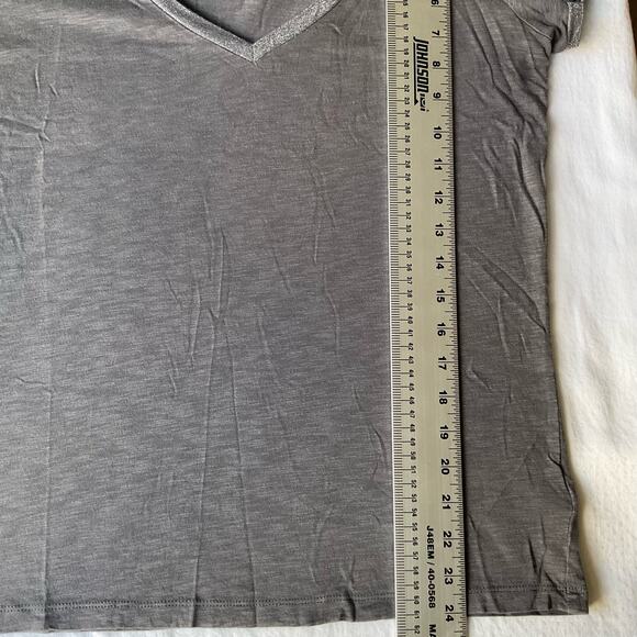 Express Women’s Short Sleeve V-neck T-shirt size S /P, Solid Gray - Picture 3 of 7